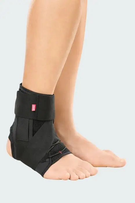 medi-ankle-brace-black-m-106632_237cffb5-4032-4740-8ac5-ce4c567c1d6d.webp