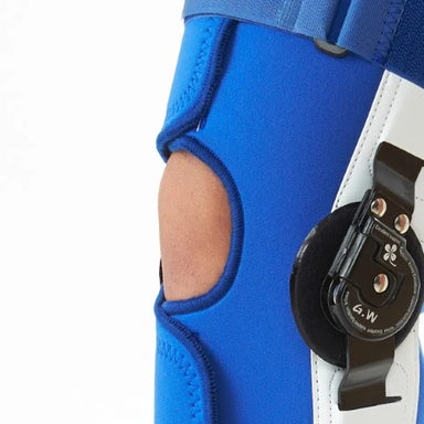 Short Medical Knee Brace With Side Hinges And Dial Pin Lock For Stability Adjustable Compression Knee Support Post Operation & Surgeries