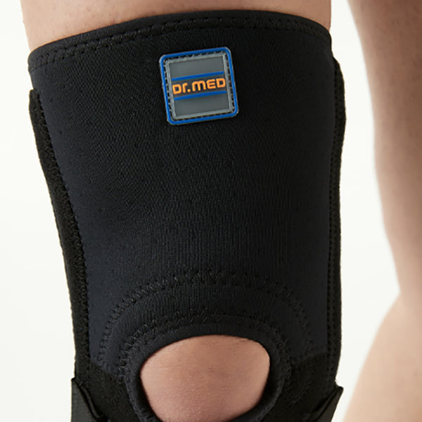 Medical Knee Brace Support With Cross Strap For Sports & Injury Support Adjustable Compression Support With Bi-directional Strap For Soft Tissue Protection - Black